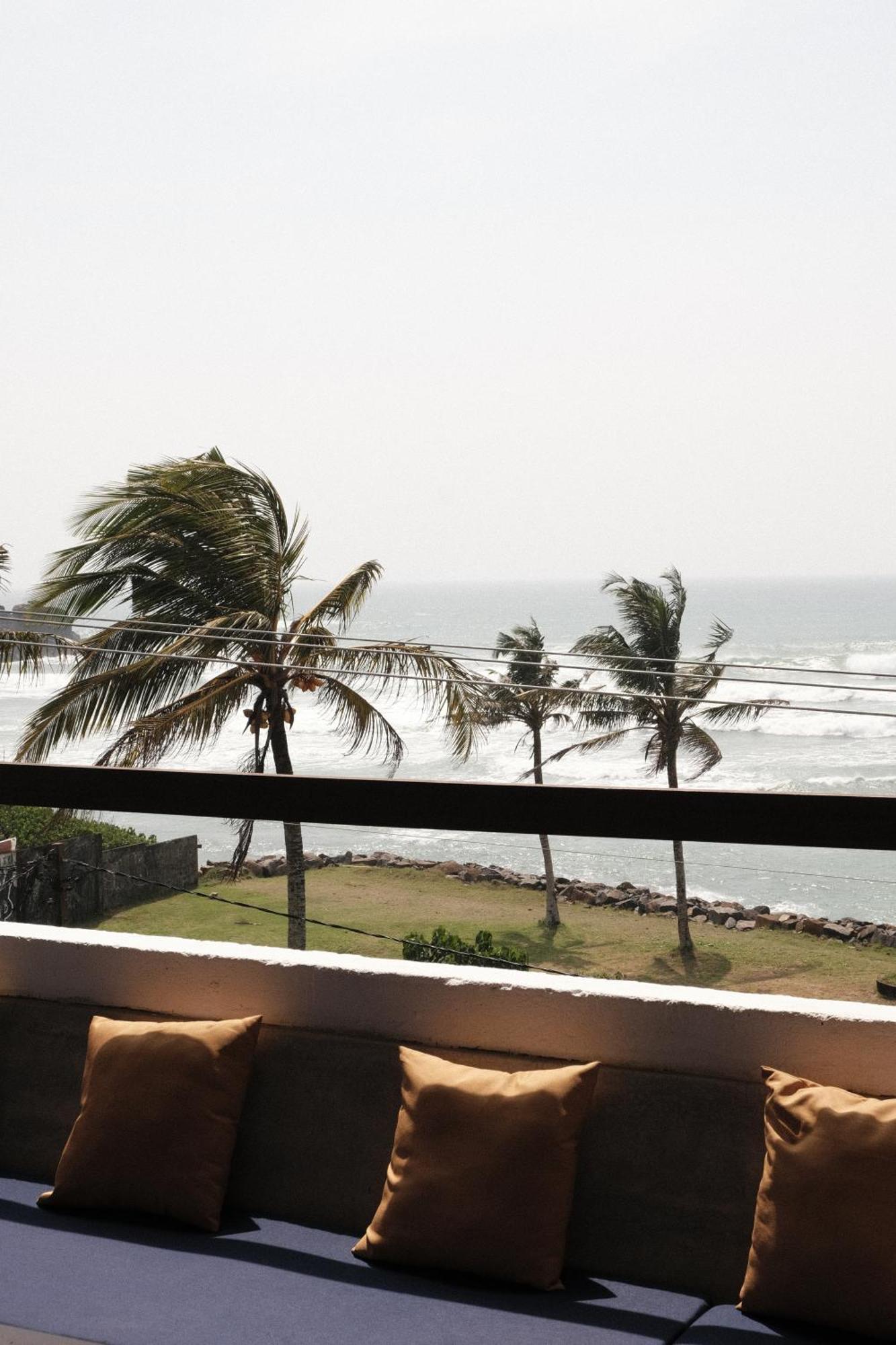 Ruma Surf Hotel Ahangama Bagian luar foto