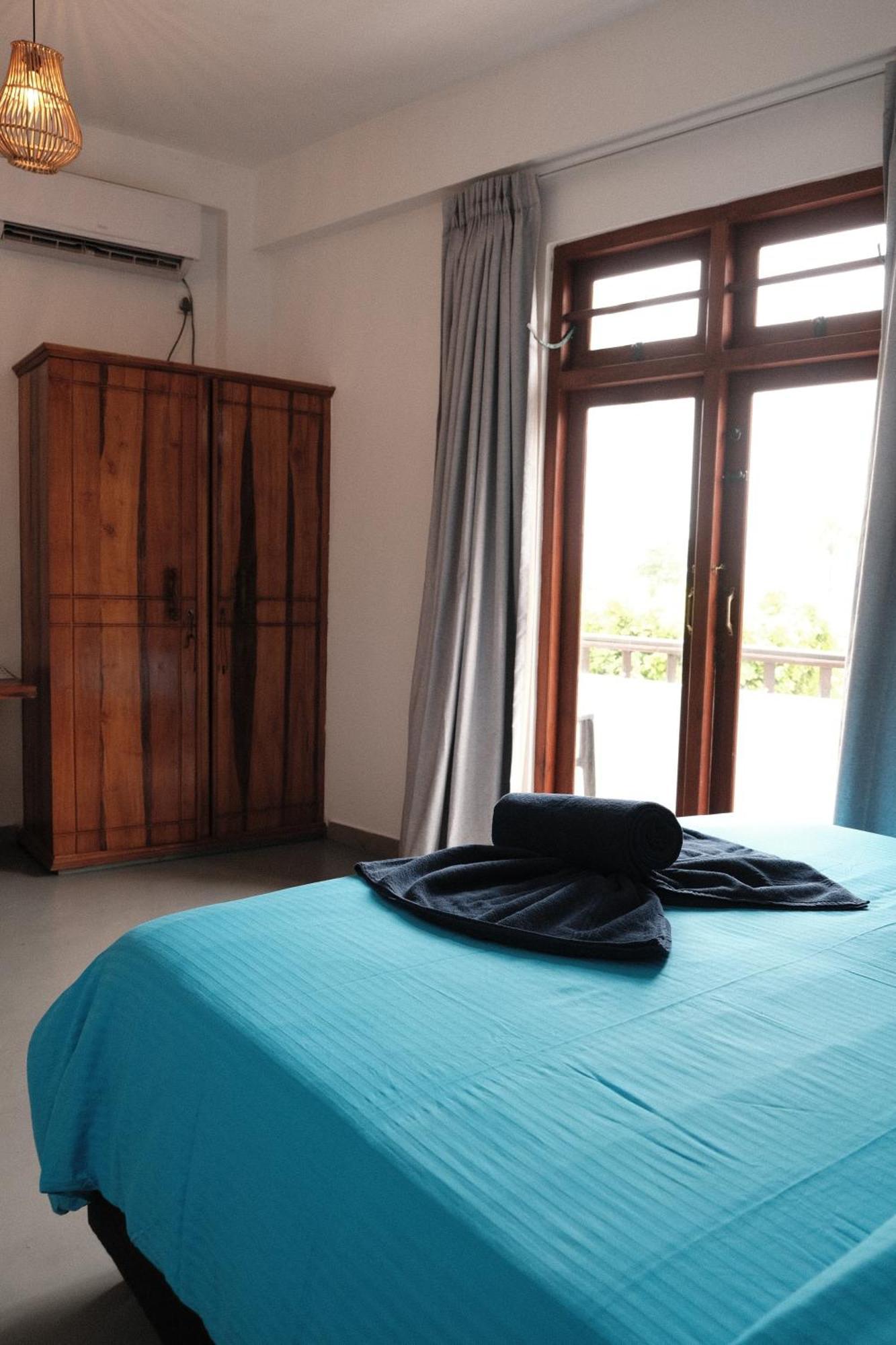 Ruma Surf Hotel Ahangama Bagian luar foto