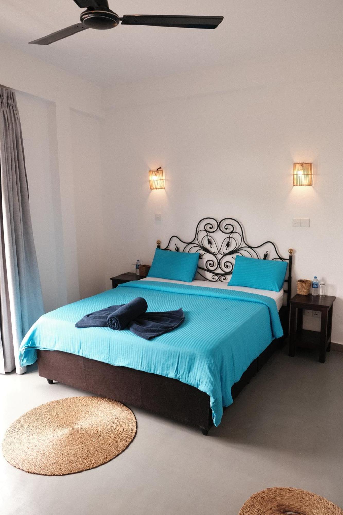 Ruma Surf Hotel Ahangama Bagian luar foto