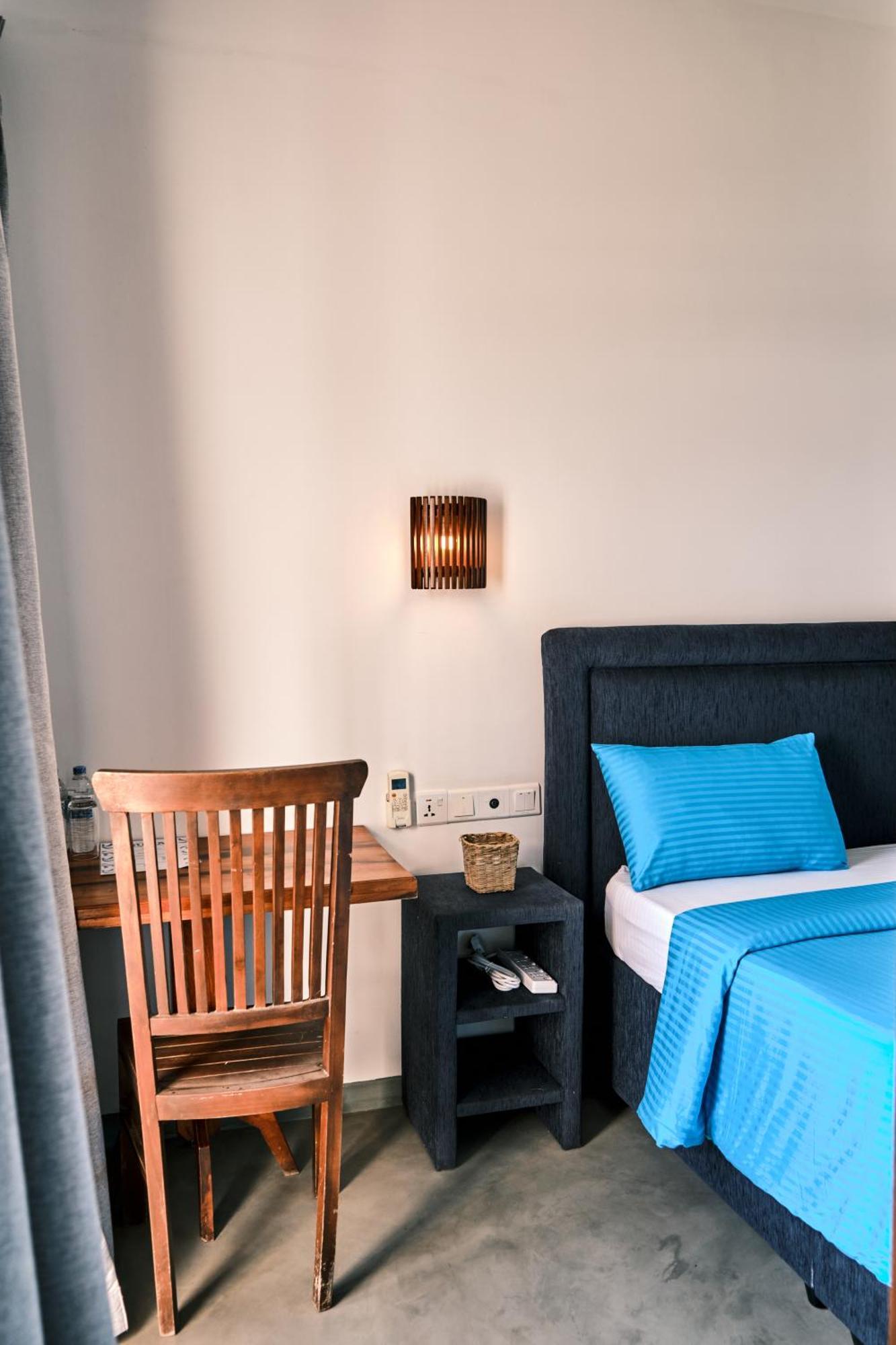 Ruma Surf Hotel Ahangama Bagian luar foto
