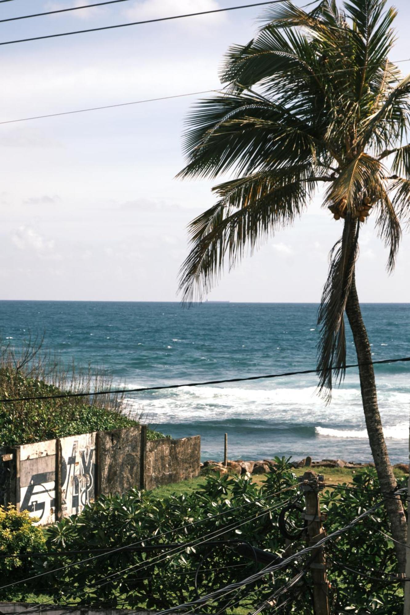 Ruma Surf Hotel Ahangama Bagian luar foto