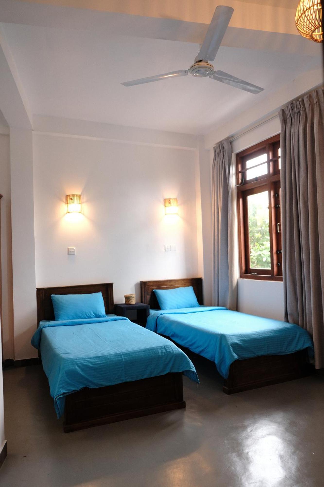 Ruma Surf Hotel Ahangama Bagian luar foto