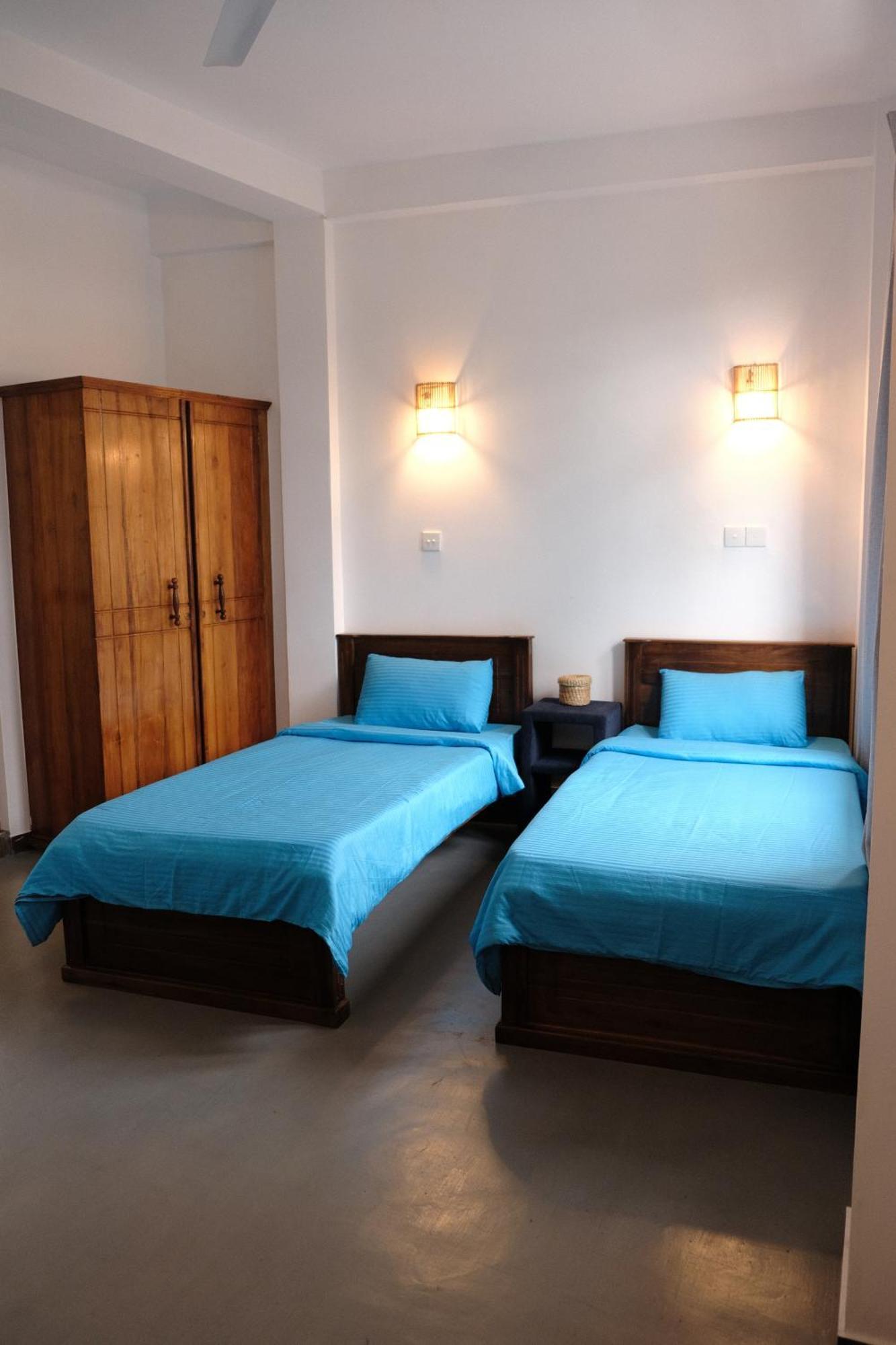 Ruma Surf Hotel Ahangama Bagian luar foto