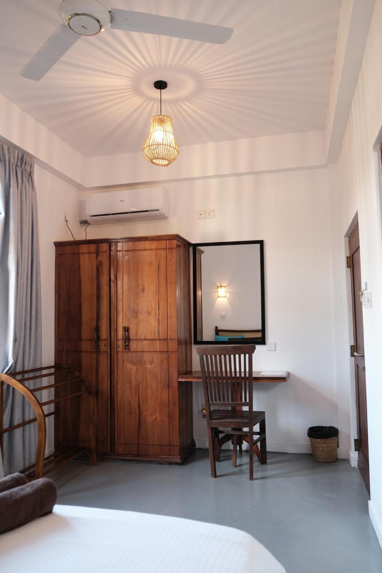 Ruma Surf Hotel Ahangama Bagian luar foto