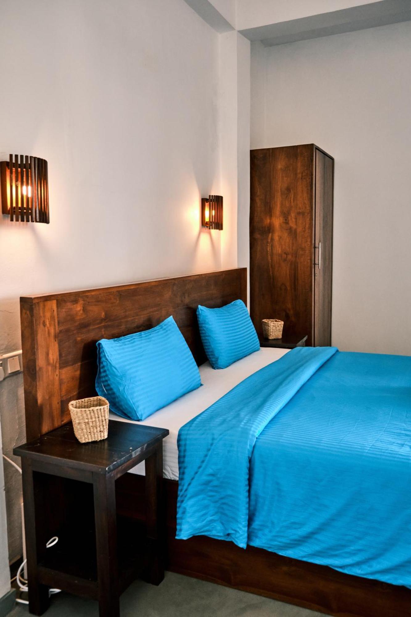 Ruma Surf Hotel Ahangama Bagian luar foto