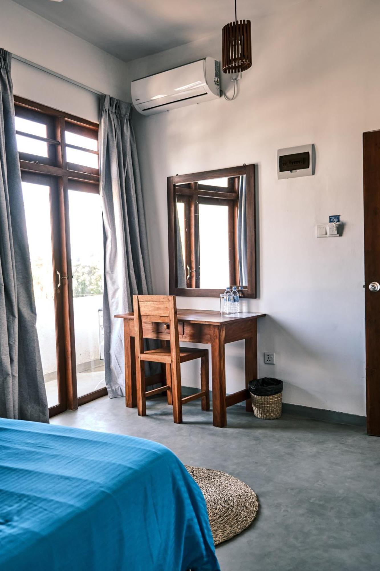 Ruma Surf Hotel Ahangama Bagian luar foto